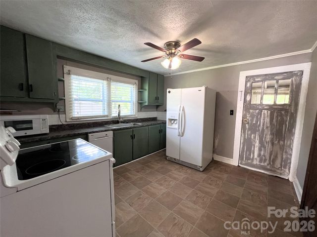 409 S Maple Street, Dallas, NC 28034