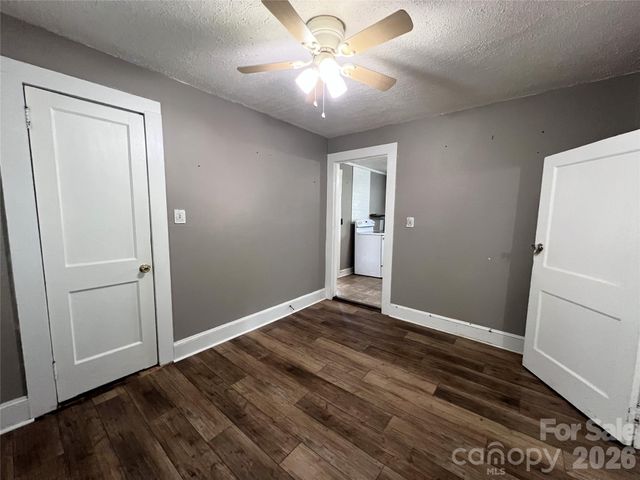 409 S Maple Street, Dallas, NC 28034