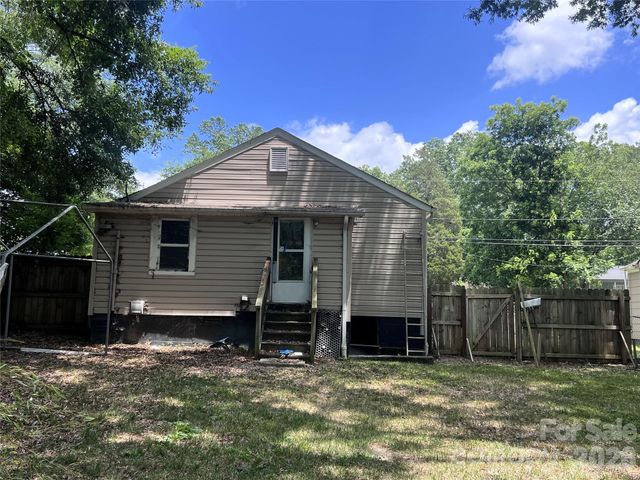409 S Maple Street, Dallas, NC 28034