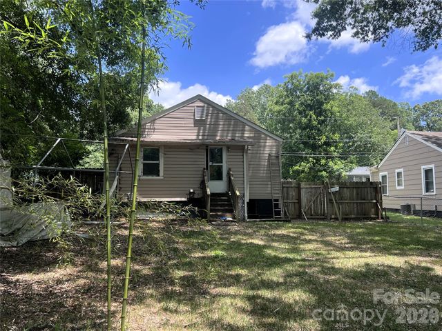 409 S Maple Street, Dallas, NC 28034
