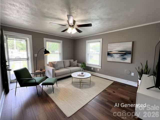 409 S Maple Street, Dallas, NC 28034
