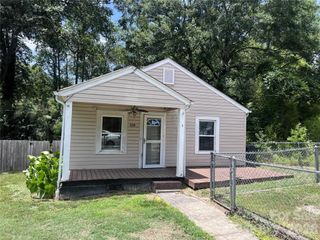 409 S Maple Street, Dallas, NC 28034
