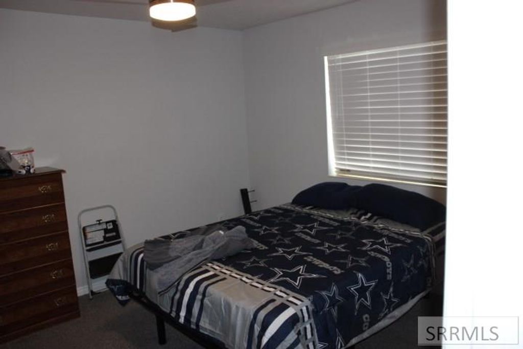 Image 10 of property listing at 2625 Ammon Road, Ammon, ID 83406