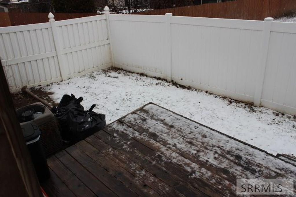 Image 13 of property listing at 2625 Ammon Road, Ammon, ID 83406