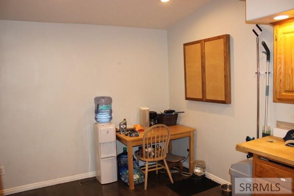 Image 4 of property listing at 2625 Ammon Road, Ammon, ID 83406