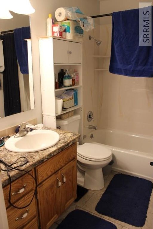 Image 8 of property listing at 2625 Ammon Road, Ammon, ID 83406