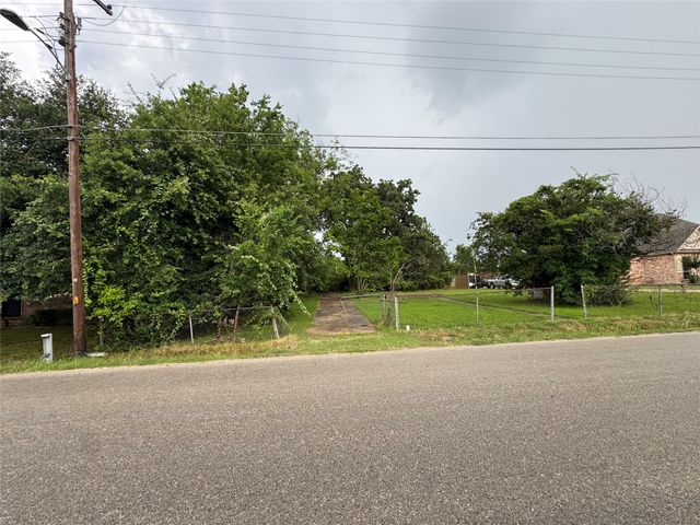423 W End Street, Terrell, TX 75160