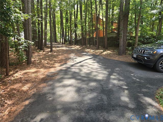 10404 Tamworth Rd, Chesterfield, VA 23832