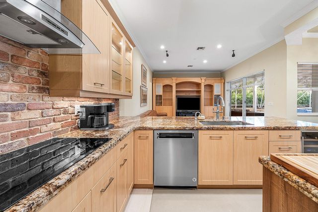 21374 Falls Ridge Way, Boca Raton, FL 33428