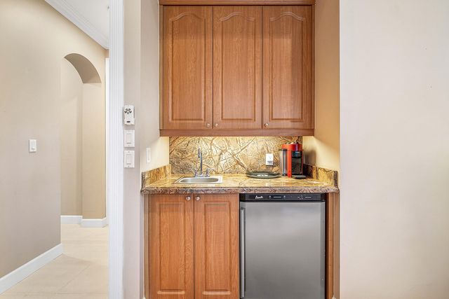 21374 Falls Ridge Way, Boca Raton, FL 33428