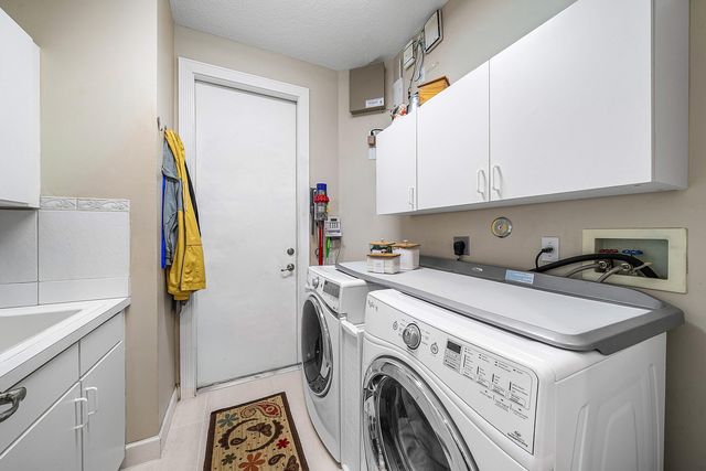 21374 Falls Ridge Way, Boca Raton, FL 33428