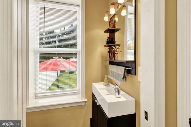 453 S STATE ST, Ephrata, PA 17522