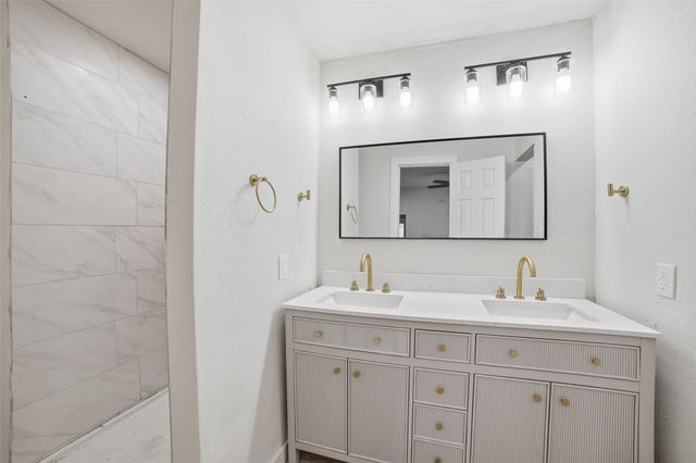 2929 Kingswood Drive, Garland, TX 75040