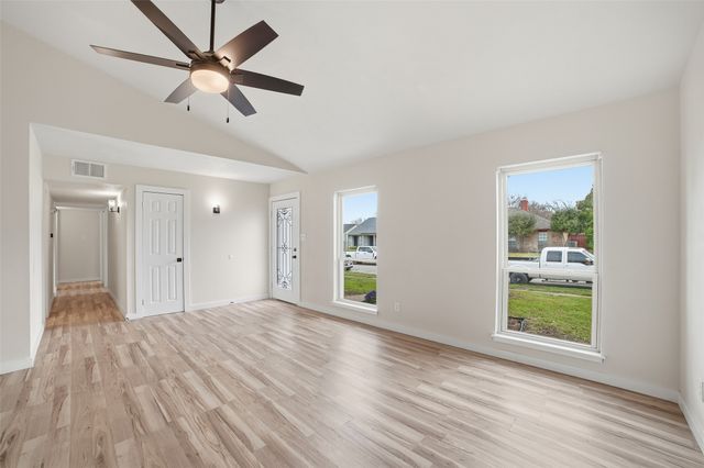 2929 Kingswood Drive, Garland, TX 75040