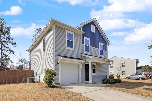 506 Old Salem Drive, Spring Lake, NC 28390