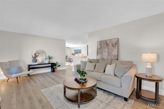 4002 Summerfield Parkway, St Charles, MO 63304