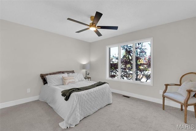 4002 Summerfield Parkway, St Charles, MO 63304