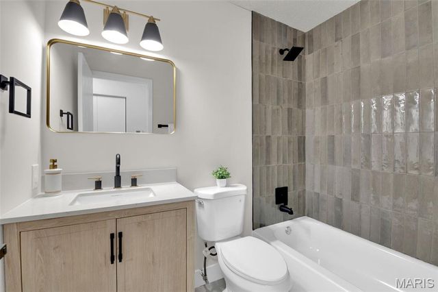 4002 Summerfield Parkway, St Charles, MO 63304