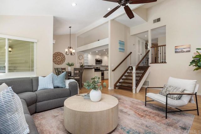 1715 Kennington Road, Encinitas, CA 92024