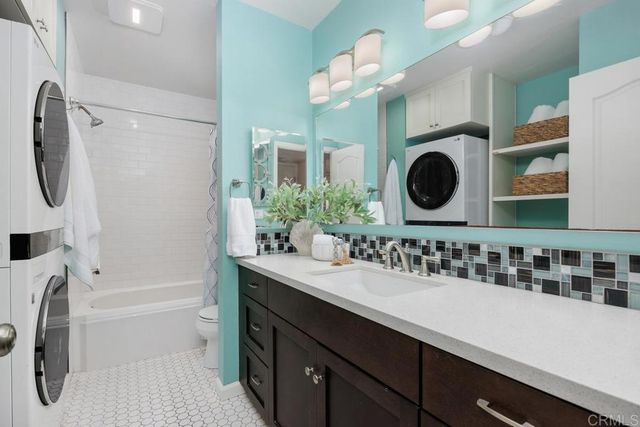 1715 Kennington Road, Encinitas, CA 92024