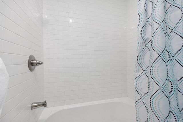 1715 Kennington Road, Encinitas, CA 92024