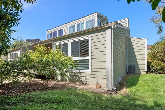 1715 Kennington Road, Encinitas, CA 92024