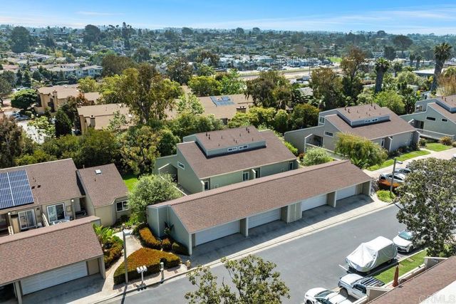 1715 Kennington Road, Encinitas, CA 92024