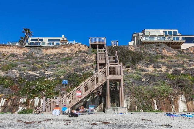 1715 Kennington Road, Encinitas, CA 92024