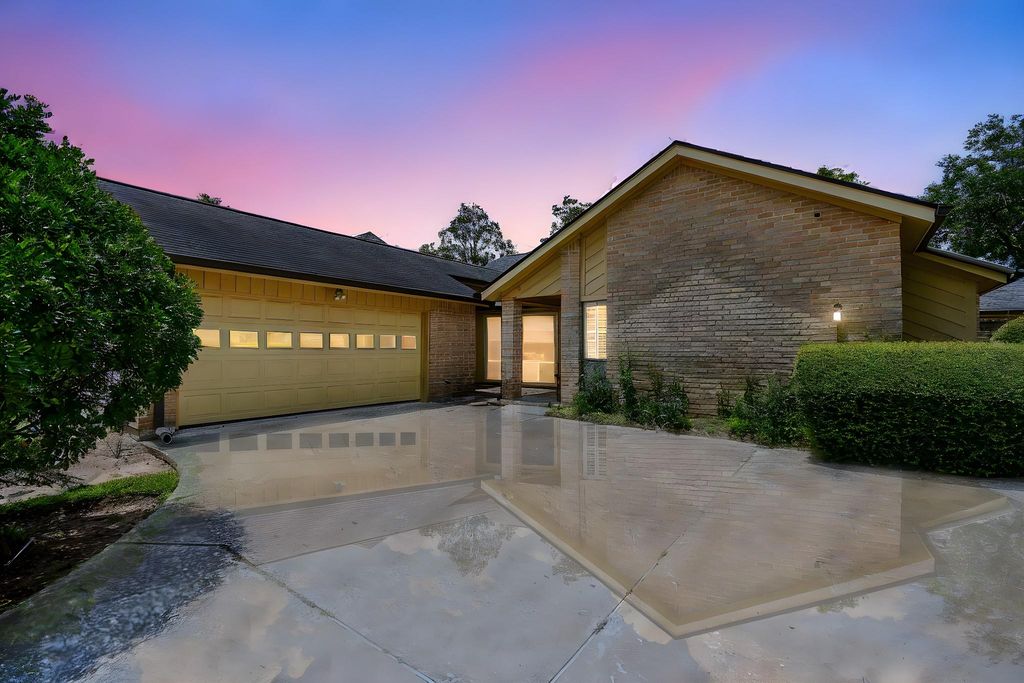 3830 E Creek Club Drive, Missouri City, TX 77459