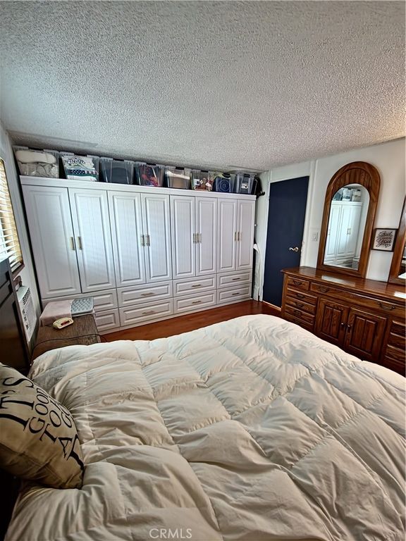Image 10 of property listing at 8100 FOOTHILL BLVD 79, Sunland, CA 91040