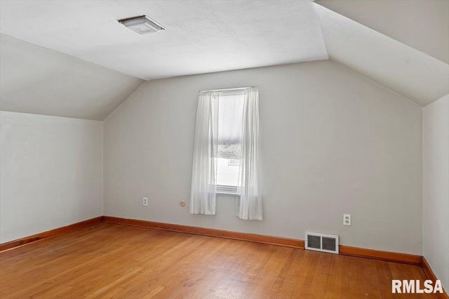 2104 N 6TH Street, Springfield, IL 62702