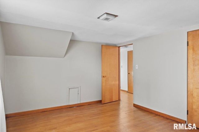 2104 N 6TH Street, Springfield, IL 62702