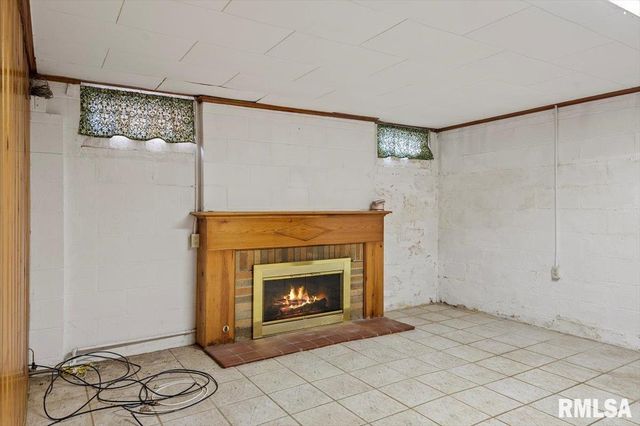 2104 N 6TH Street, Springfield, IL 62702