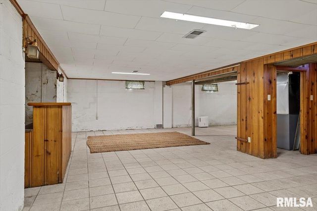 2104 N 6TH Street, Springfield, IL 62702