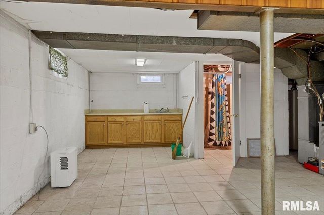 2104 N 6TH Street, Springfield, IL 62702