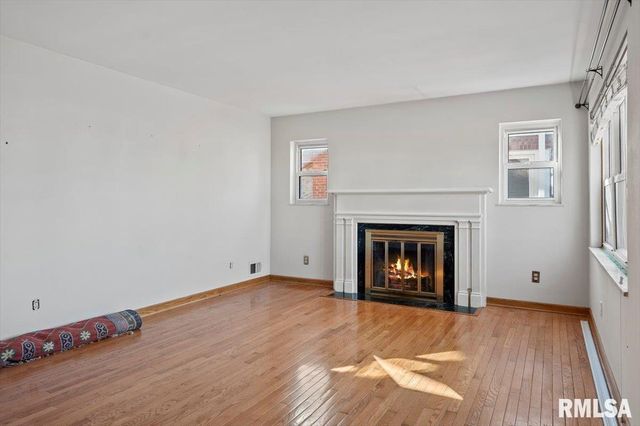 2104 N 6TH Street, Springfield, IL 62702