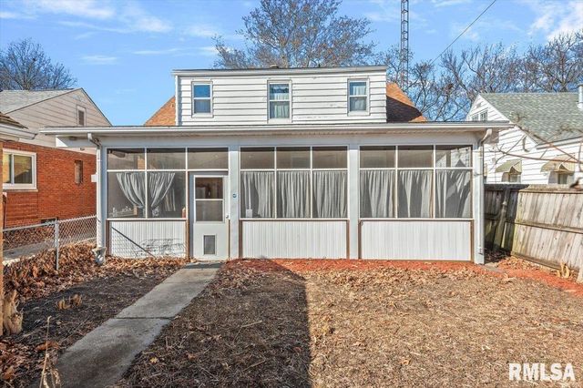 2104 N 6TH Street, Springfield, IL 62702