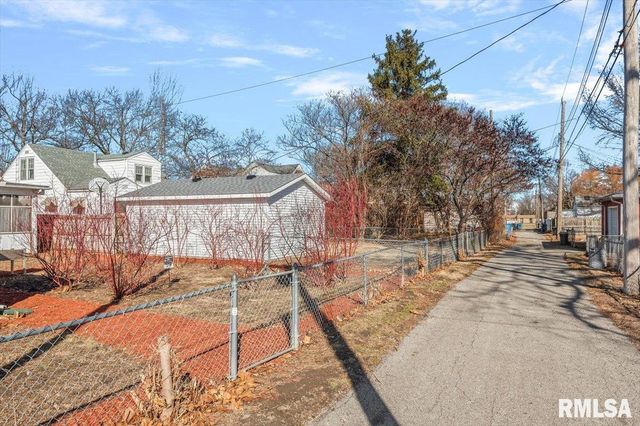 2104 N 6TH Street, Springfield, IL 62702