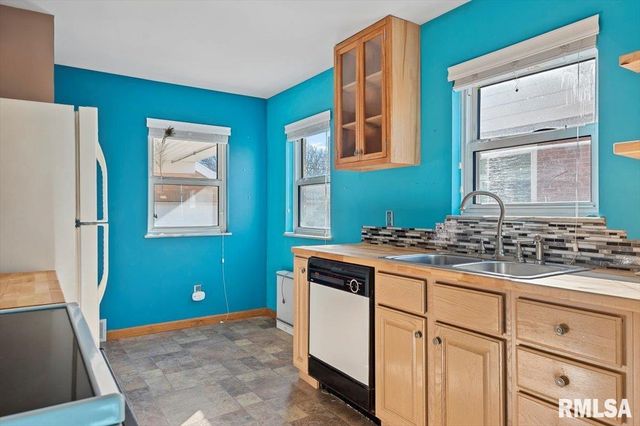 2104 N 6TH Street, Springfield, IL 62702