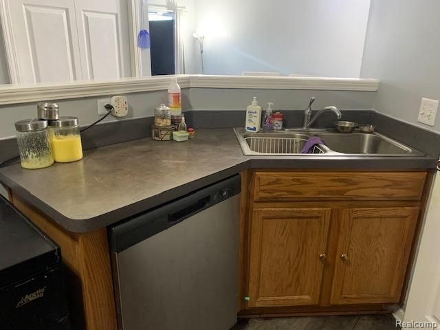 26654 Kirkway Circle, Trenton, MI 48183
