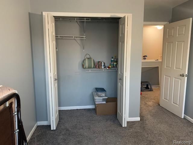 26654 Kirkway Circle, Trenton, MI 48183