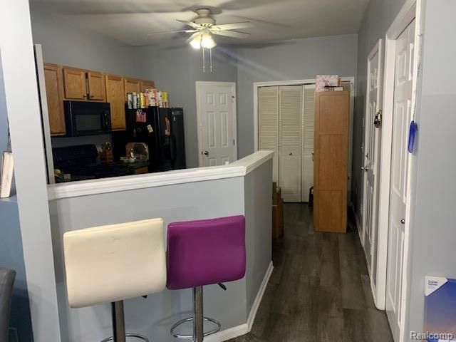 26654 Kirkway Circle, Trenton, MI 48183