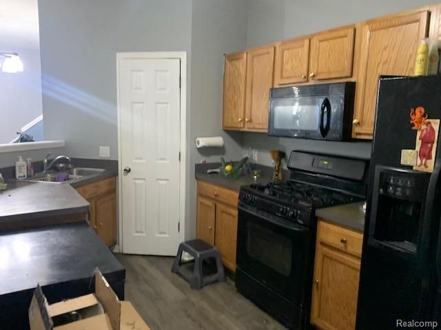 26654 Kirkway Circle, Trenton, MI 48183