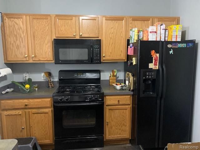 26654 Kirkway Circle, Trenton, MI 48183