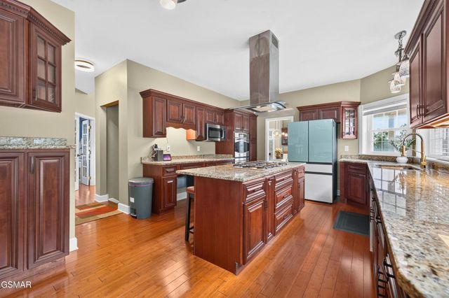 917 Crickett Drive, Dandridge, TN 37725