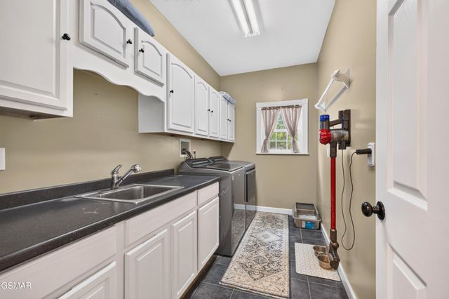 917 Crickett Drive, Dandridge, TN 37725