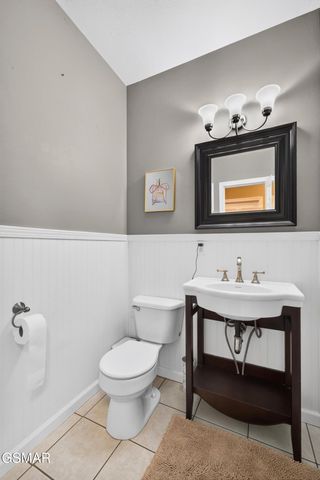 917 Crickett Drive, Dandridge, TN 37725