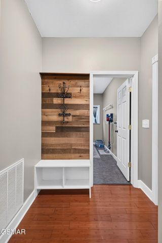 917 Crickett Drive, Dandridge, TN 37725