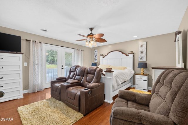 917 Crickett Drive, Dandridge, TN 37725