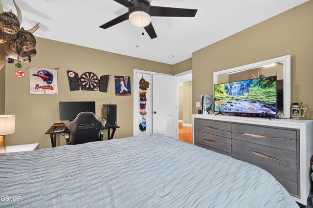 917 Crickett Drive, Dandridge, TN 37725